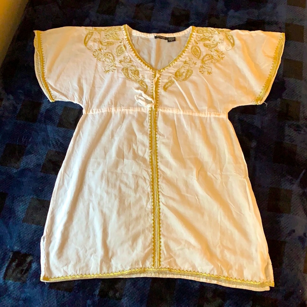 Raviya Top/Cover-Up White